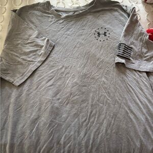 Under Armour Men's Gray T-Shirt